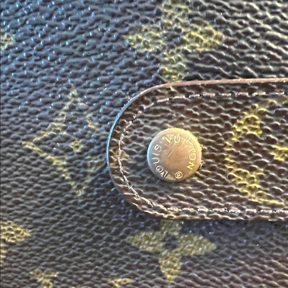 Authentic Vintage Louis Vuitton Monogram Card Wallet - Picture 16 of 17